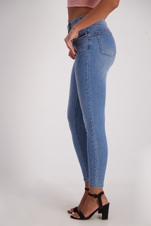 Mishel Gerzig feet photo thumbnail