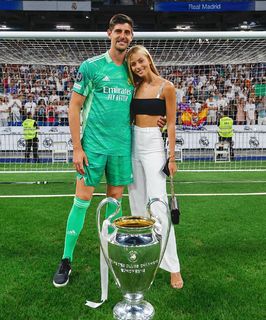 Mishel Gerzig feet photo thumbnail