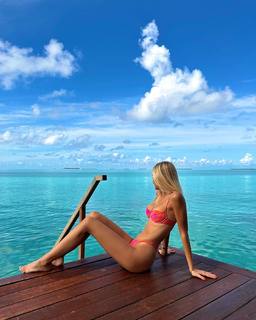 Mishel Gerzig feet photo thumbnail