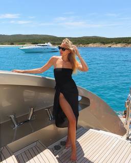 Mishel Gerzig feet photo thumbnail