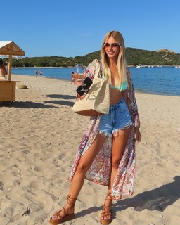 Mishel Gerzig feet photo thumbnail