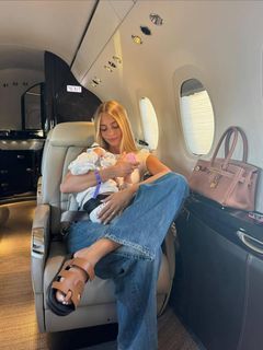 Mishel Gerzig feet photo thumbnail