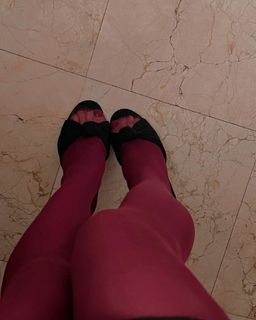 Mishel Prada feet photo 4