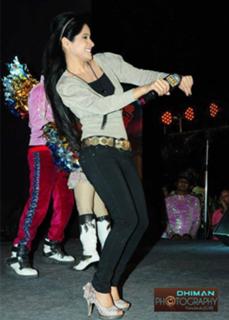 Miss Pooja feet photo thumbnail