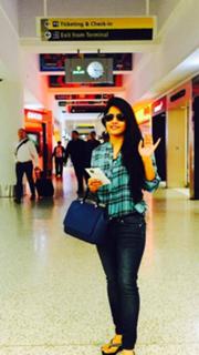 Miss Pooja feet photo thumbnail