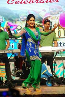Miss Pooja feet photo thumbnail