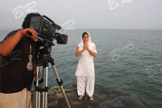 Miss Pooja feet photo thumbnail