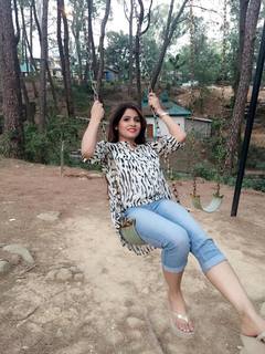 Miss Pooja feet photo thumbnail