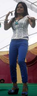 Miss Pooja feet photo thumbnail