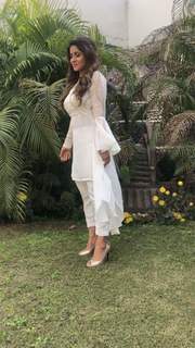 Miss Pooja feet photo thumbnail
