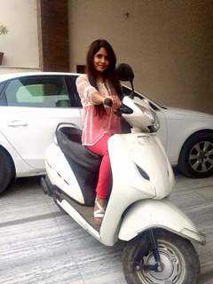 Miss Pooja feet photo thumbnail