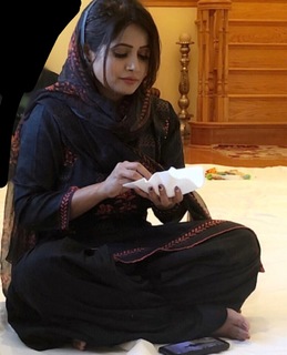 Miss Pooja feet photo thumbnail