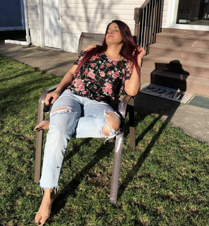 Miss Pooja feet photo thumbnail