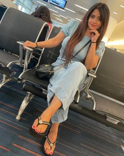 Miss Pooja feet photo thumbnail