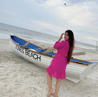 Miss Pooja feet photo thumbnail