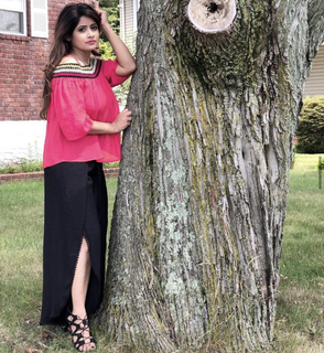 Miss Pooja feet photo thumbnail