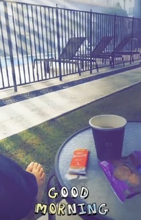 Miss Pooja feet photo thumbnail