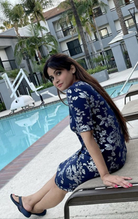 Miss Pooja feet photo thumbnail