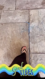 Miss Pooja feet photo thumbnail