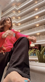Miss Pooja feet photo thumbnail