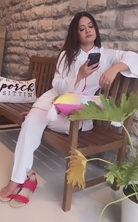 Miss Pooja feet photo thumbnail