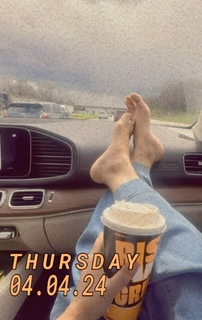 Miss Pooja feet photo thumbnail