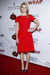 Missi Pyle feet photo thumbnail