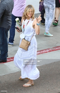 Missi Pyle feet photo thumbnail