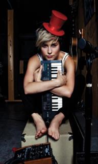 Missy Higgins feet photo 13