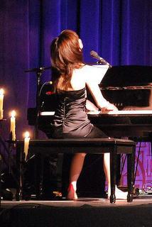 Missy Higgins feet photo 13