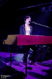 Missy Higgins feet photo 12