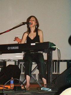 Missy Higgins feet photo 10