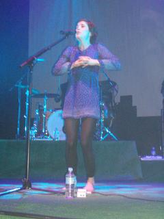 Missy Higgins feet photo 17