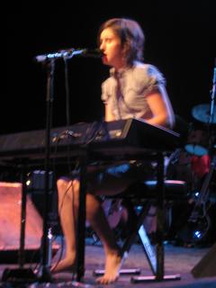 Missy Higgins feet photo 12