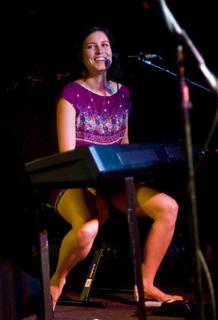 Missy Higgins feet photo 4