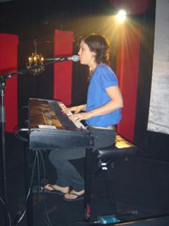 Missy Higgins feet photo 1