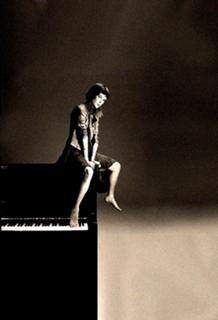 Missy Higgins feet photo 20