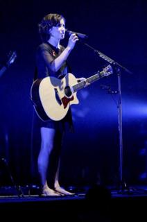 Missy Higgins feet photo 16