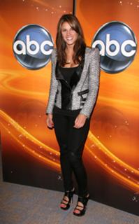 Missy Peregrym feet photo thumbnail