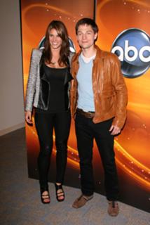 Missy Peregrym feet photo thumbnail