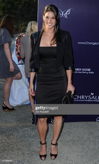 Missy Peregrym feet photo thumbnail