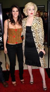 Missy Peregrym feet photo thumbnail