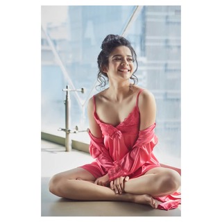 Mithila Palkar feet photo 8