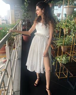 Mithila Palkar feet photo 13