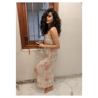 Mithila Palkar feet photo 17