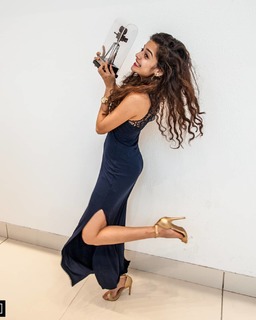 Mithila Palkar feet photo 3