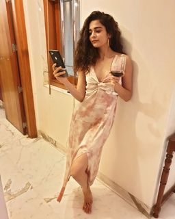 Mithila Palkar feet photo 15