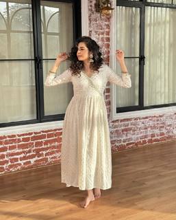 Mithila Palkar feet photo 5