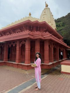 Mithila Palkar feet photo 2