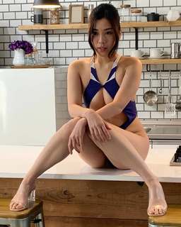 Mizuho Uchida feet photo thumbnail